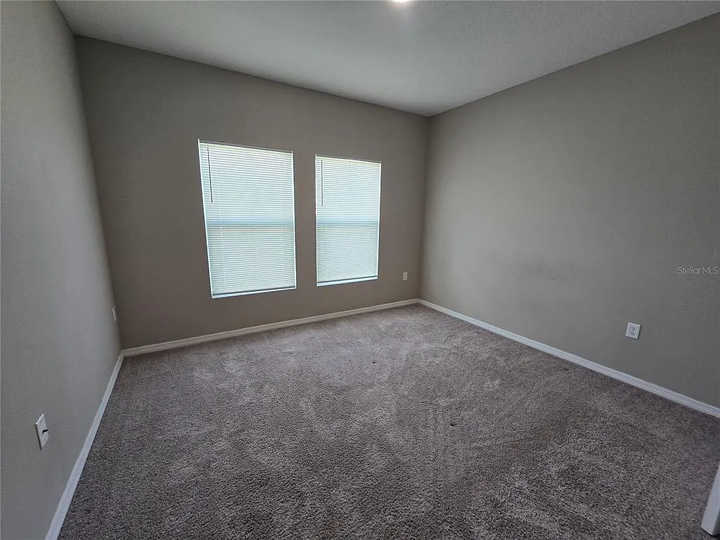 5 bed, 3.0 bath, 2885 sqft, $2,600 — Photo 3