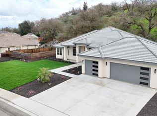 10318 Fox Borough Dr, Oakdale, CA 95361