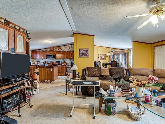 5th image of 230 Sun View Rd