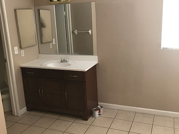 4th image of 5225 Golden Ln