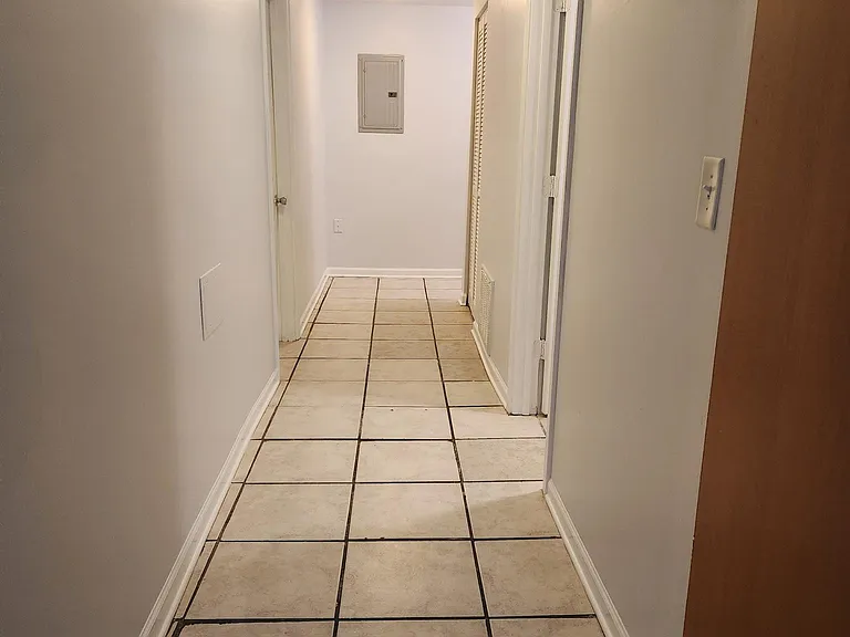 1542 N Talman Ave #1 — Photo 6