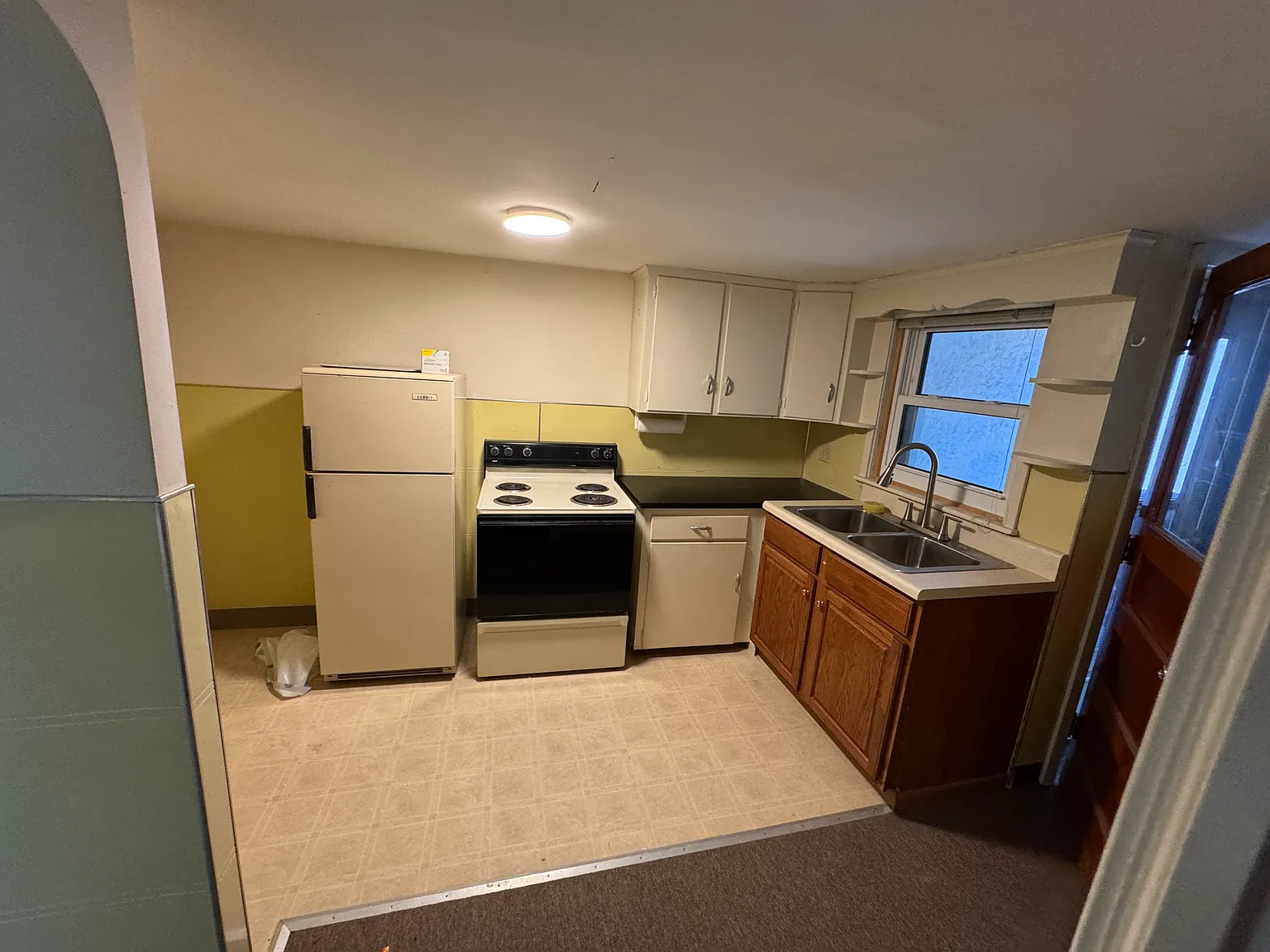 2 bed, 1200 sqft, $1,300 — Photo 4