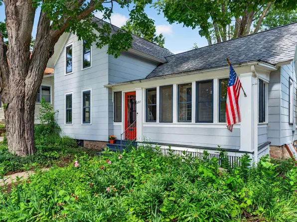 237 Waverly PLACE, Waukesha, WI 53186