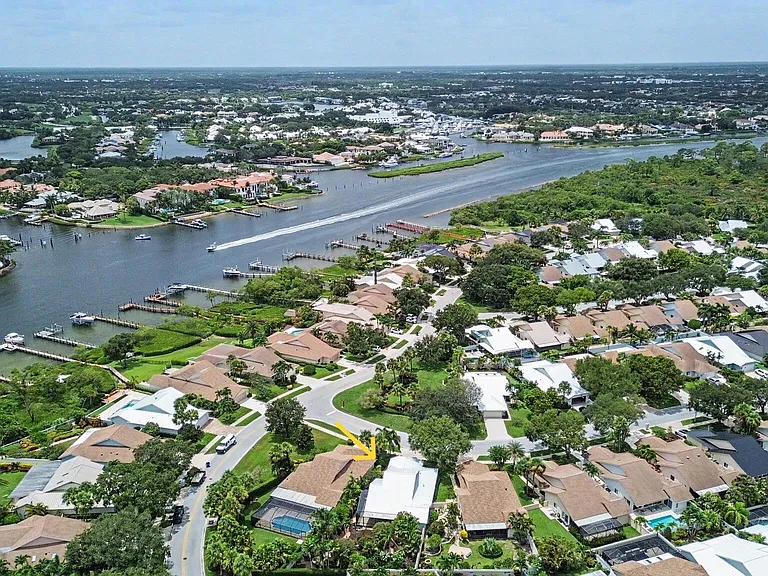 303 Leeward Dr — Photo 38