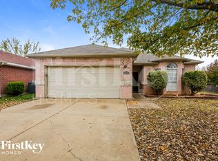 500 Blueberry Hill Ln, Mansfield, TX 76063