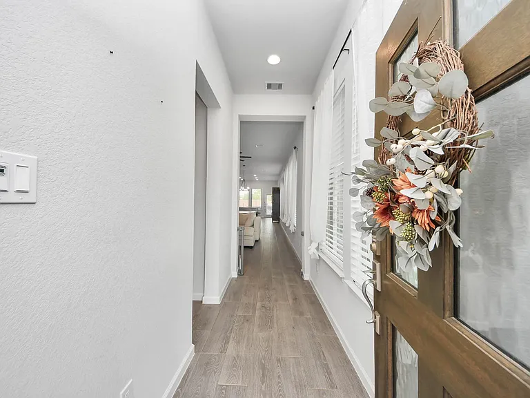4219 Colony Ln — Photo 2