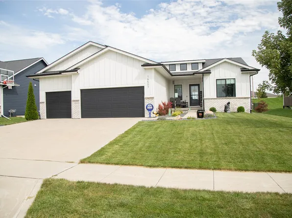 16507 Deerview Dr, Urbandale, IA 50323