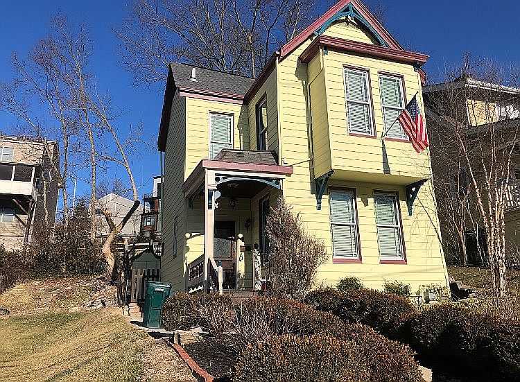 1st image of 475 Stanley Ave