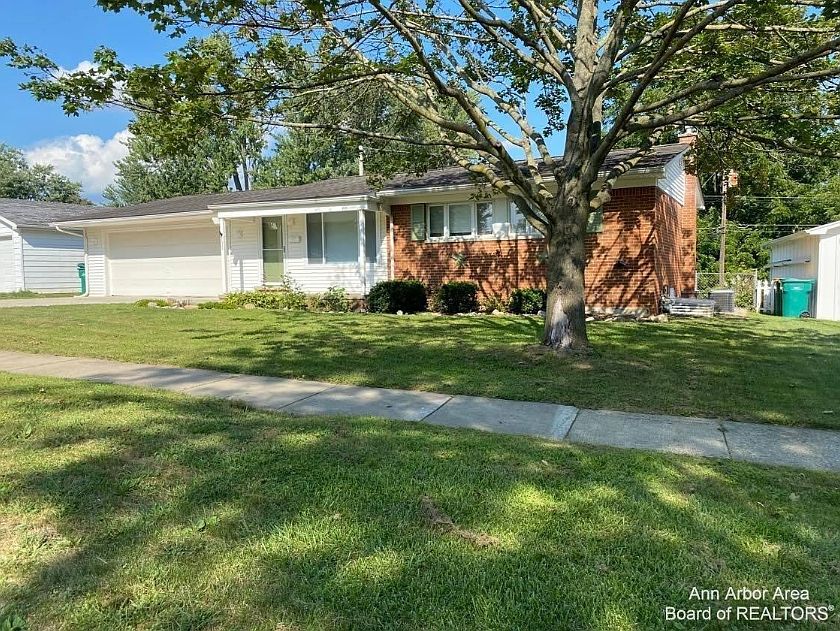 1st image of 737 Knollwood Ct