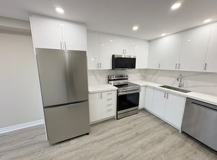 190 Gage Ave S #401, Hamilton, ON L8M 3E2