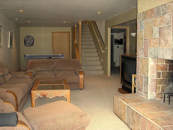 Rec Room s/Fireplace