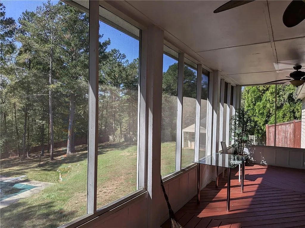 4 bed, 4.5 bath, 2371 sqft, $3,395 — Photo 2