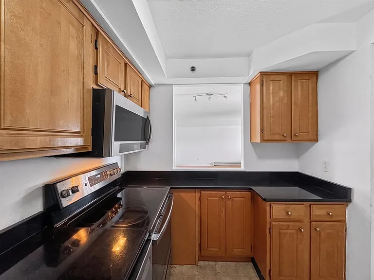 1025 Hancock St #8C — Photo 4