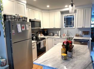 15 Third School St #2, Bristol, RI 02809