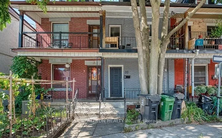32 Macklem Ave #LOWER — Photo 1