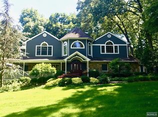545 Miller Rd, Wyckoff, NJ 07481