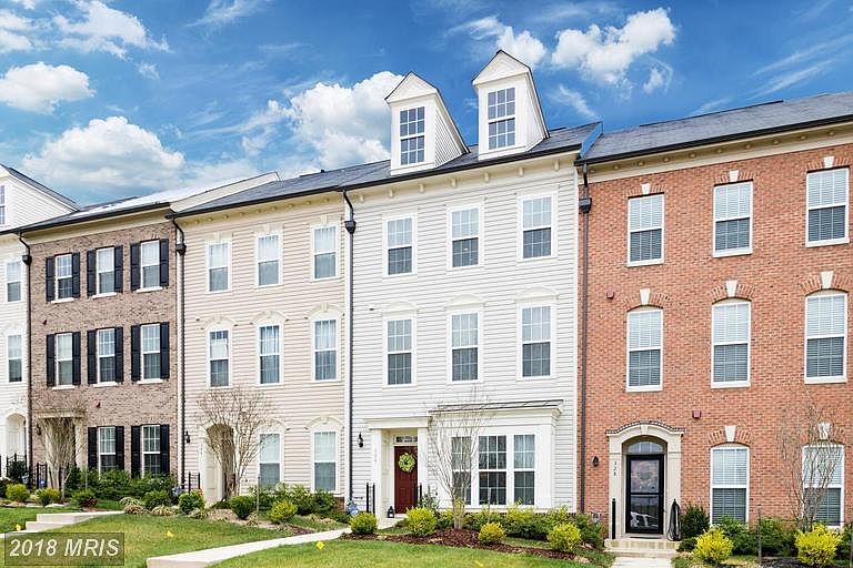 Welcome to 326 Almond Dr-The Large Cavalier Model