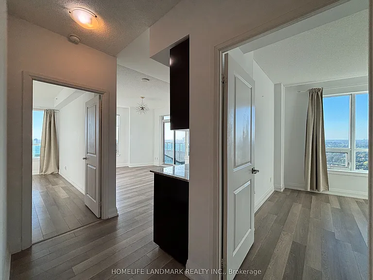 7171 Yonge St #2508 — Photo 3