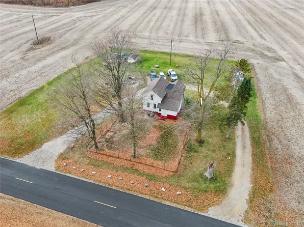 1102 Wellsville Hwy, Palmyra, MI 49268