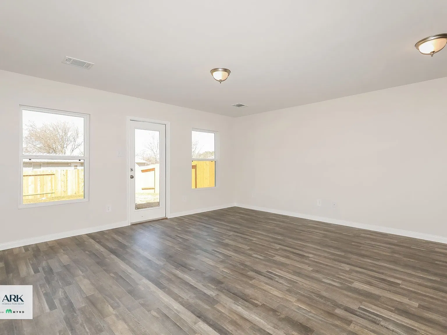 3 bed, 2.0 bath, 1200 sqft, $1,525 — Photo 3