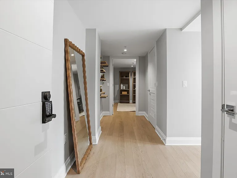 925 N Fairfax St #311 — Photo 7