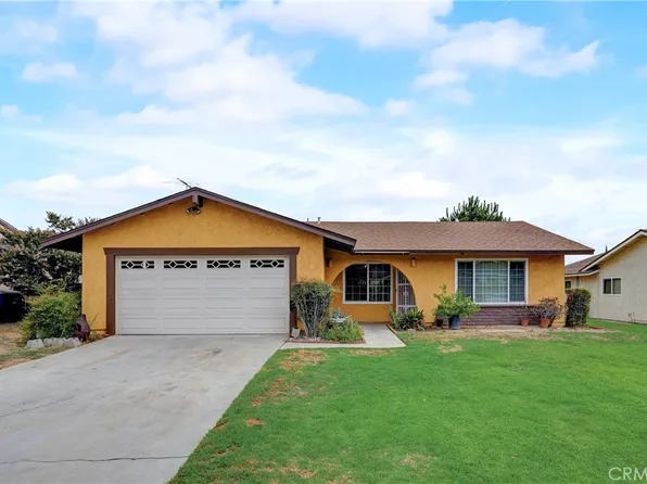 170 W Shady Grove Dr, Riverside, CA 92507