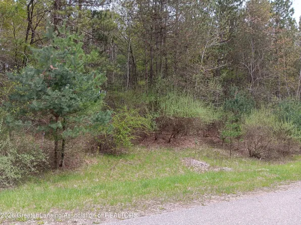 35 Bennington Greens Dr, Owosso, MI 48867