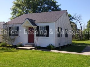 5501 Hogaboom Rd, Groves, TX 77619