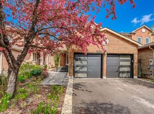 3592 Cherrington Cres, Mississauga, ON L5L 5C4