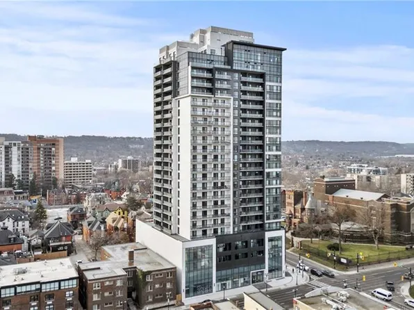 15 Queen St S #1306, Hamilton, ON L8P 0C6