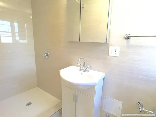 Rented by Sovereign Associates | media 29