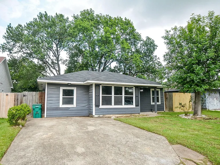 2109 Pomona Dr — Photo 17