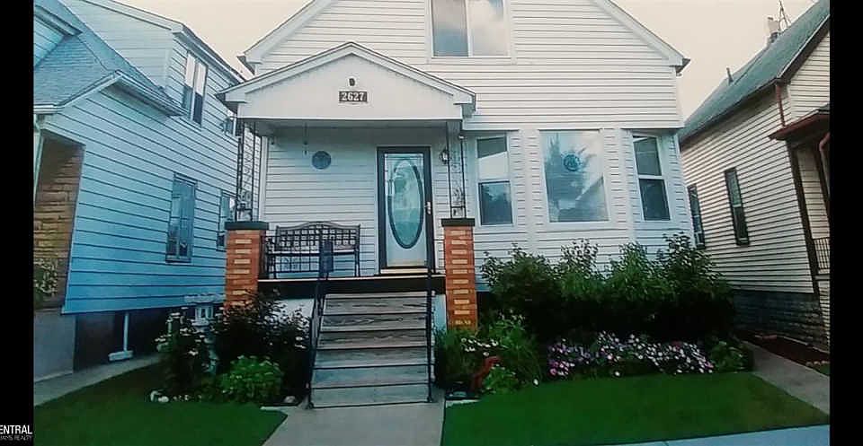 1st image of 2627 Yemans St