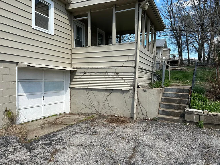 501 NE 41st St — Photo 13