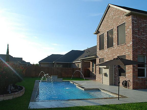 This all sides bricked home is just beautiful