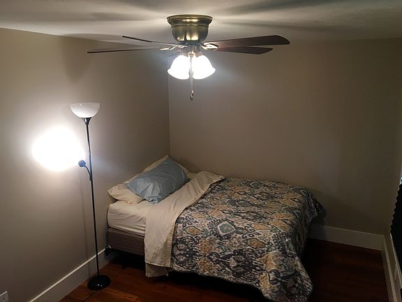 Ceiling fans in all rooms