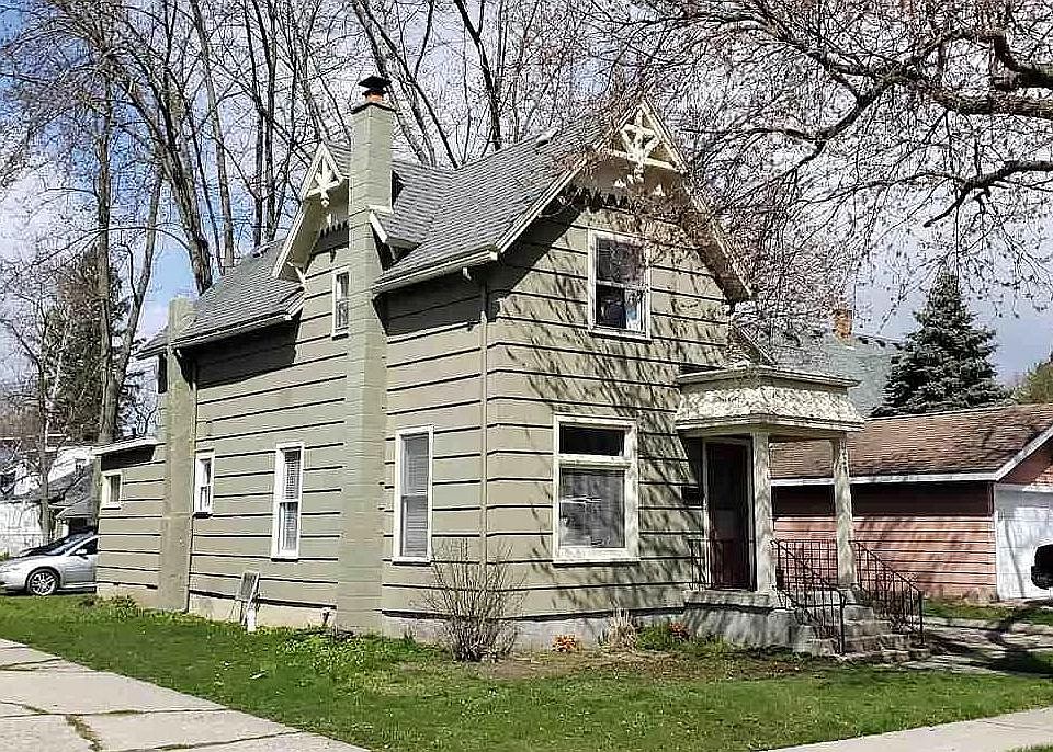 1st image of 229 Oakwood St