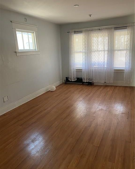 2nd image of 347 Dartmouth Ave