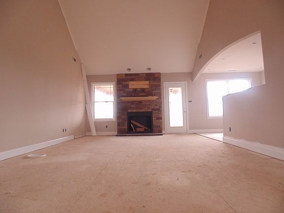 3rd image of 63 Anderson Pl