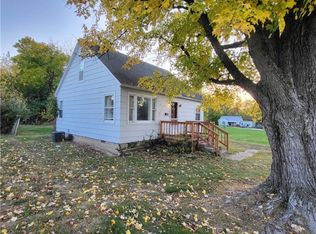 8 W Harrison Ave, Charleston, IL 61920