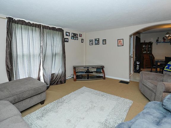 202 E North St-105