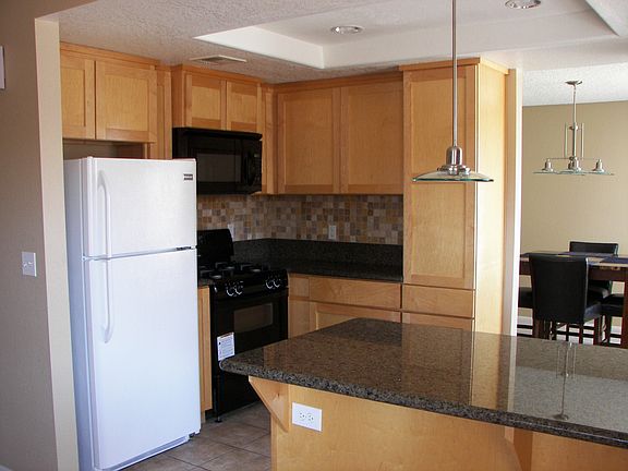 3rd image of 13535 Sierra Vista Dr