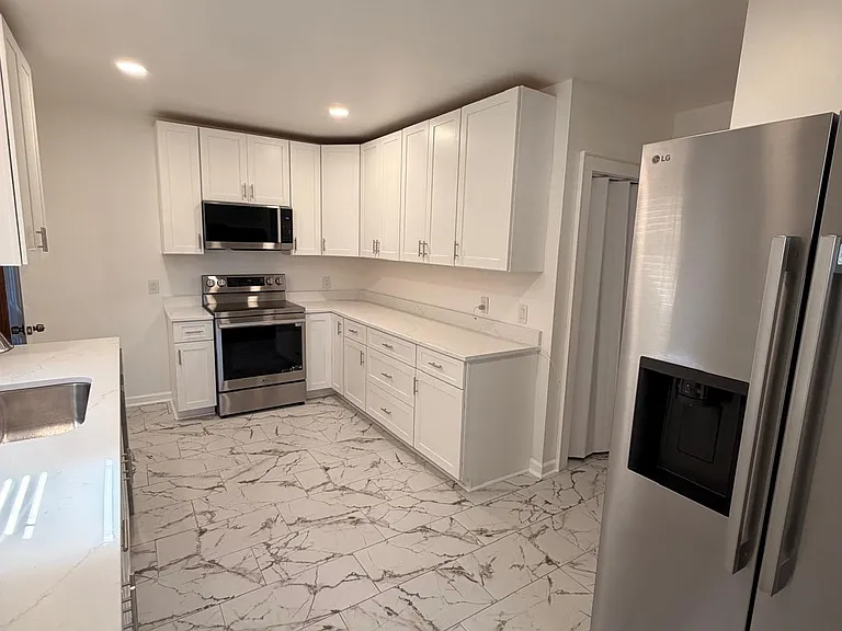 409 Kemp Ln — Photo 3