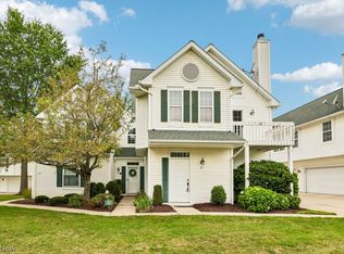 23 Vista Cir, North Olmsted, OH 44070
