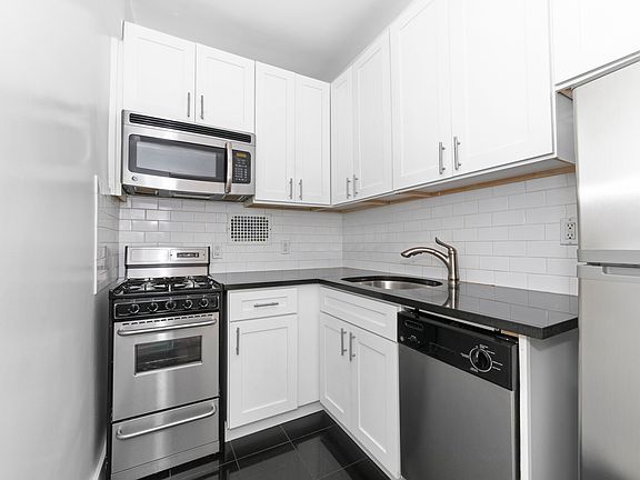 5th image of 210 E 58th St APT 5K
