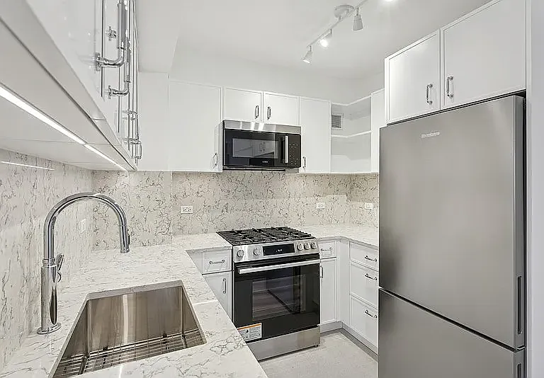 85 E End Ave #6C — Photo 7