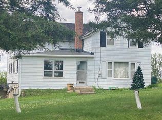 1800 W Brush Creek Rd, Freeport, IL 61032