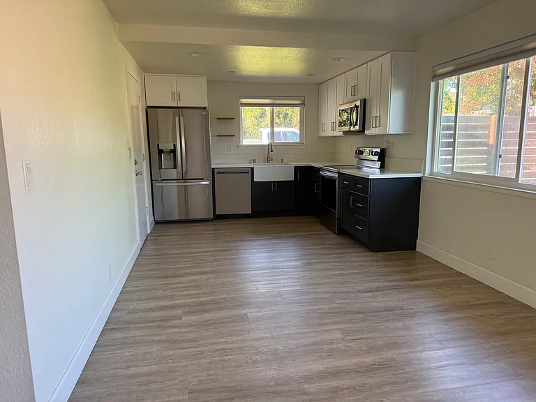 4724 Palm Ave — Photo 6