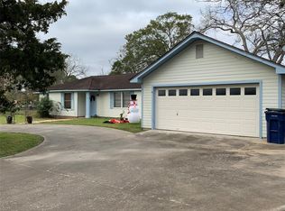 1806 Highway 332 W, Lake Jackson, TX 77566