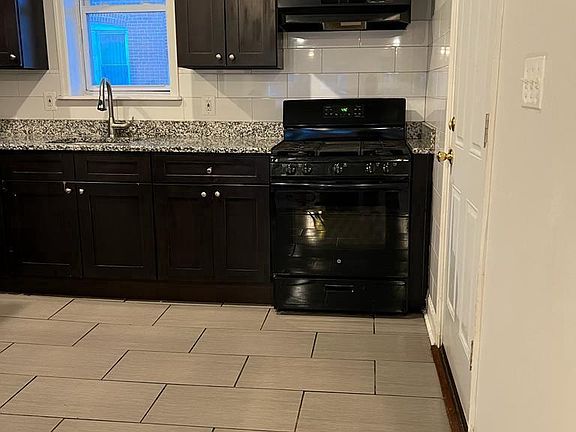 3rd image of 5603 Florence Ave